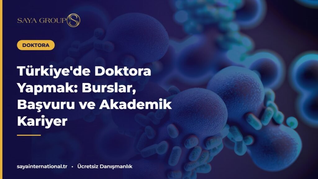 Laboratuvarda mikroskopla çalışan araştırmacı